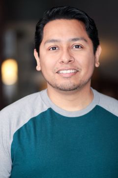 Patrick L. Reyes interpreta Farmhand #3
