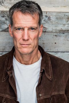 Chopper Bernet interpreta 60 Year Old Gentleman