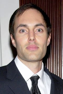 James Haven interpreta Jonathan Malkus (uncredited)