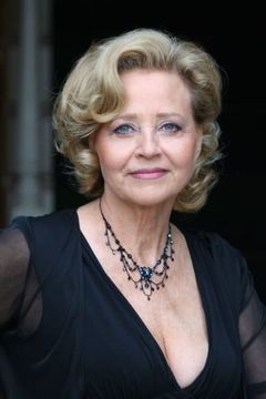 Barbara Brownell interpreta Margaret O'Brien