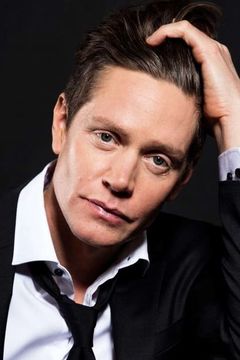 Nathan Page interpreta Detective John'Jack' Robinson