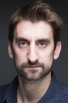 Guillaume Viry interpreta SDF