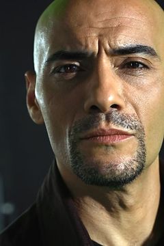 Anthony J. Mifsud interpreta Convict #1
