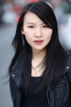 Doralynn Mui interpreta Nerd Girl