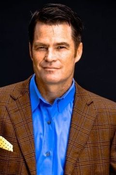Billy Devlin interpreta Detective Jurgens