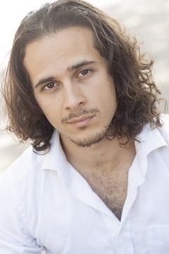 Vincenzo Hinckley interpreta Pete