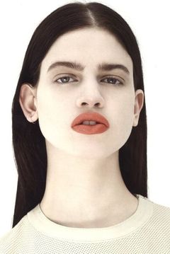 Lily McMenamy interpreta Sylvie