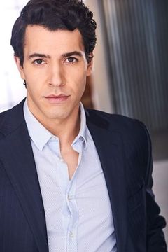 Michael Kupisk interpreta Zack