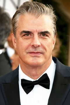 Chris Noth interpreta Mike Logan