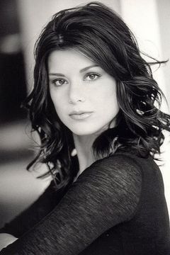 Lacey Beeman interpreta Amy's Friend