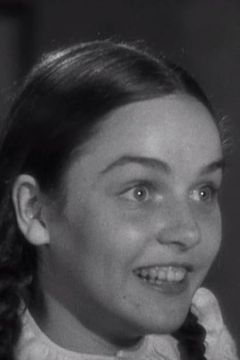 Bunny Beatty interpreta Maid (uncredited)