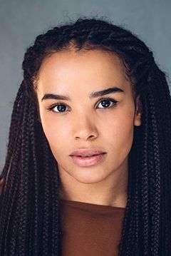 Zoe Robins interpreta Oona Apteao