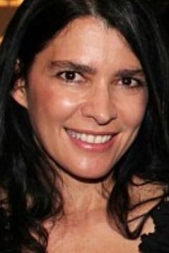 Paloma Felisberto Bilson interpreta Bachelorette Party Girl (segment