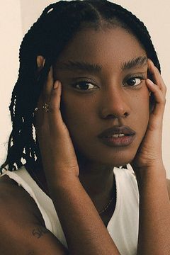 Camilla Damião interpreta Elisa