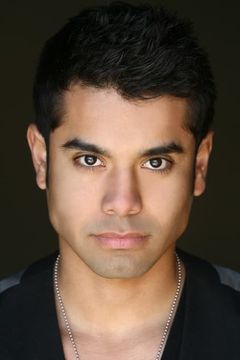 Ricky Montez interpreta Julio