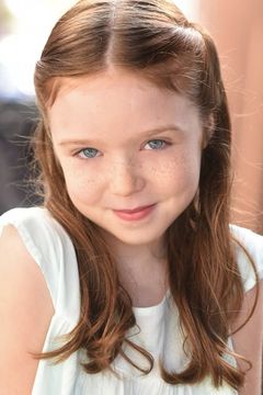 Summer Fontana interpreta Hope Mikaelson