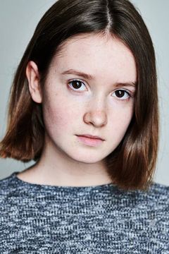 Bronte Carmichael interpreta Madeline Robin