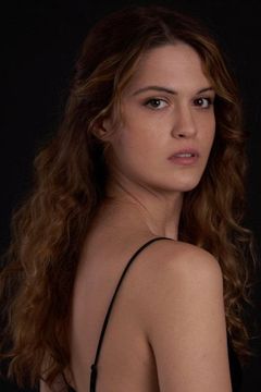 Staša Nikolić interpreta The Countess