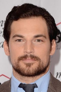 Giacomo Gianniotti interpreta Andrew DeLuca