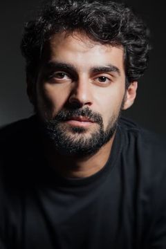 Firas Nassar interpreta Ahmed Malik