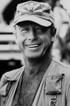 Tony Scott interpreta High School Principal
