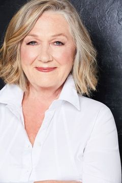 Sarah Benoit interpreta Principal Camillo's Assistant