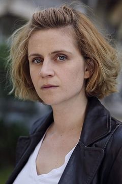 Nathalie Van Tongelen interpreta Sandra / Géraldine