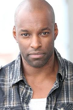 Colin Lawrence interpreta Chief Jensen