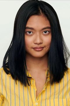 Phoebe Holden interpreta Lydia