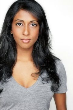 Anitha Gandhi interpreta Blue Lab Doctor