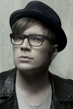 Patrick Stump interpreta Self (Fall Out Boy)