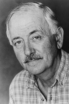 Benjamin Whitrow interpreta Sir Samuel Hoare