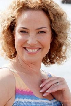 Miia Nuutila interpreta Pukin asiakaspalvelu / Laumaporo (voice)