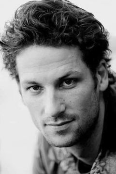 Rupert Reid interpreta Lock's Lieutenant