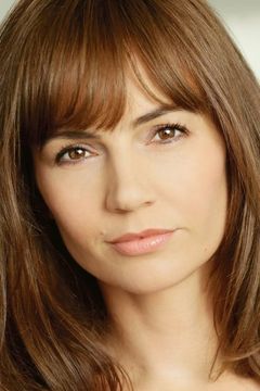 Sienna Farall interpreta Coma Ward Nurse