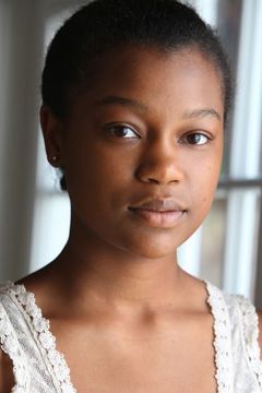 Aubriana Davis interpreta Girl in Park