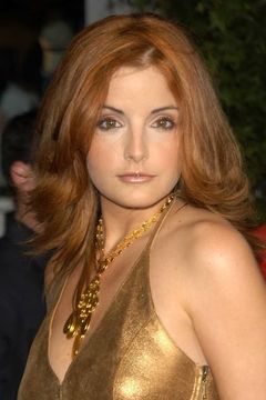 Alexis Thorpe interpreta Jennifer