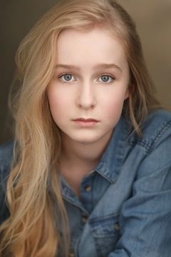 Hannah Zirke interpreta Allie Beasley