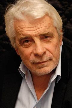 Jacques Weber interpreta Prof. Cadò