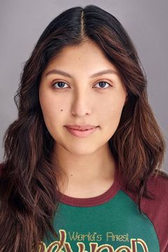 Jessica Marza interpreta Shark (uncredited)