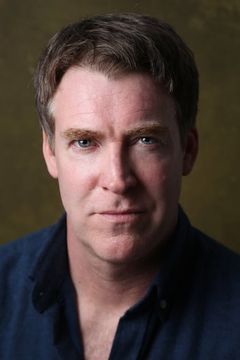 Brian Hutchison interpreta Young Secret Service Agent