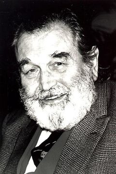 Norman Mitchell interpreta William