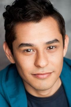 Rudy Martinez interpreta Marcus
