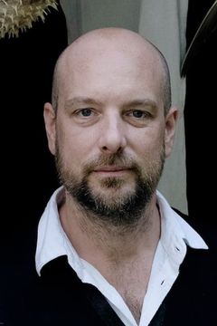Stephan Zinner interpreta Karsten Authaler