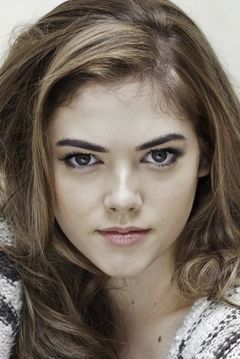 McKaley Miller interpreta Rose Hattenbarger