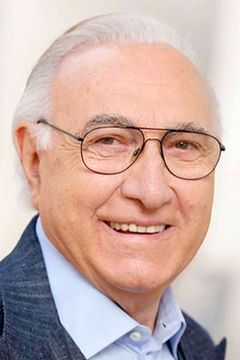 Pippo Baudo interpreta Pennellone, il padre di Lucia