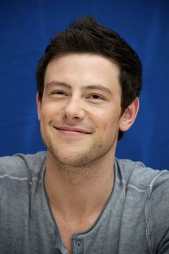 Cory Monteith interpreta Kahill