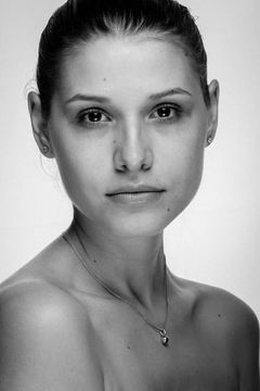 Ioana Picoș interpreta Child