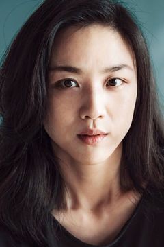 Tang Wei interpreta Wong Chia Chi / Mrs. Mak