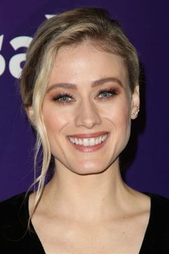 Olivia Taylor Dudley interpreta Natalie
